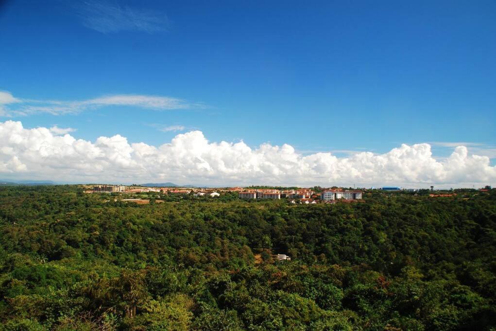 Lovely 2-Bedroom Sea View Serviced Apartment Dabolim Goa 외부 사진